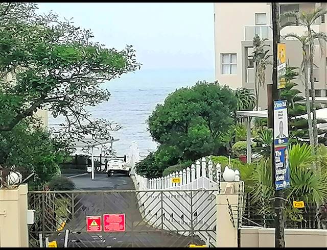 2 BEDROOM TOWNHOUSE FOR SALE IN MARGATE BEACH